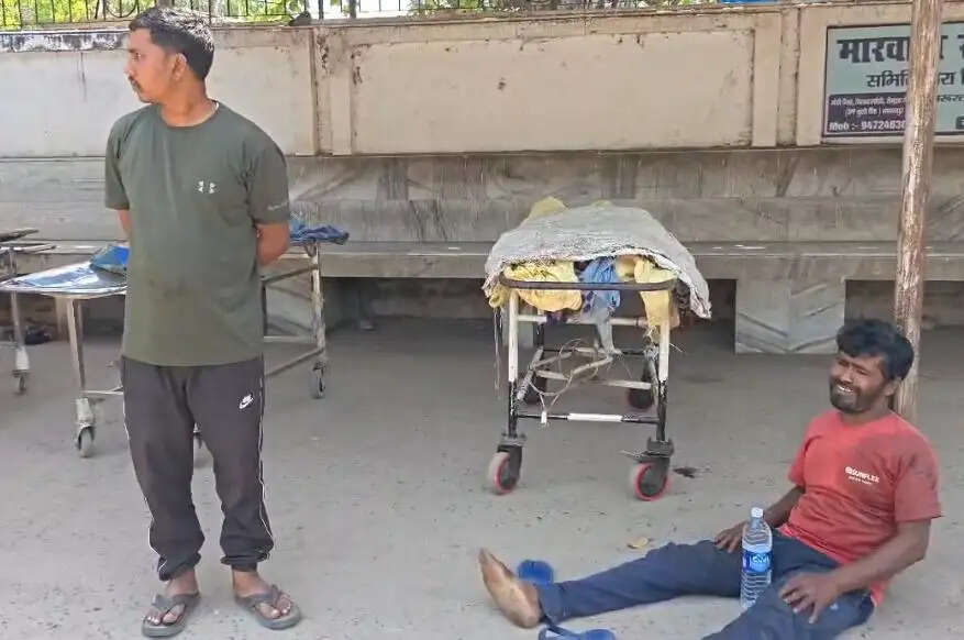 थ्रेसर मशीन के चपेट में आने से महिला की मौत