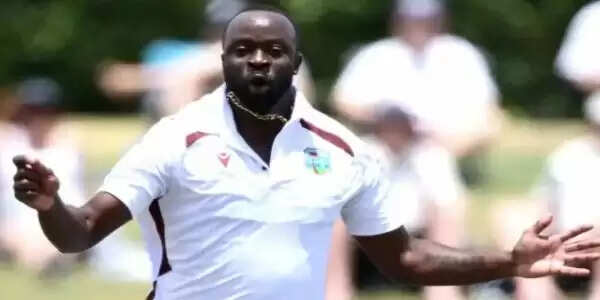 माउंट माउंगानुई टेस्ट: दूसरे दिन के खेल से बाहर हुए केमार रोच