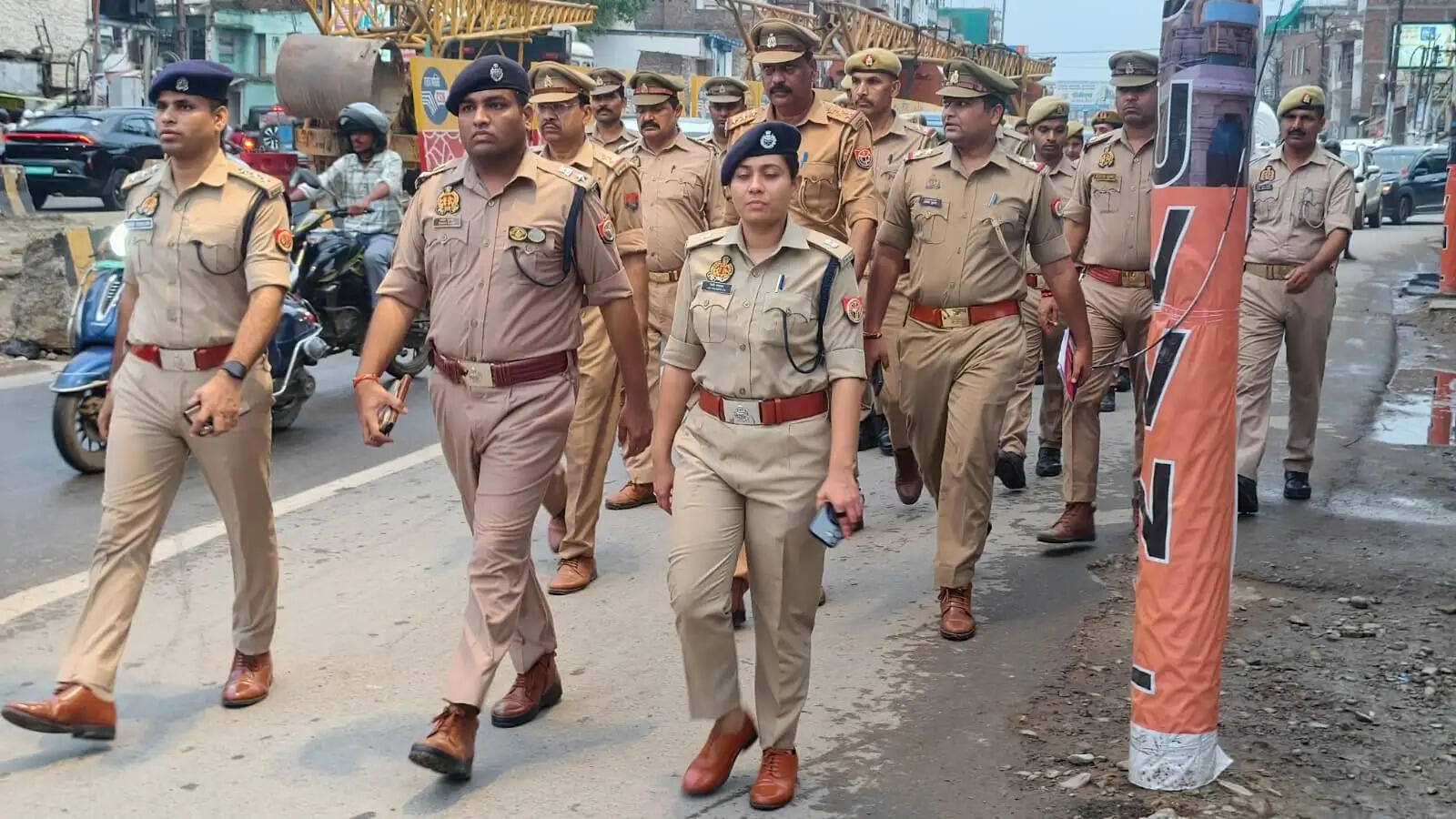 वाराणसी : सावन मास में कावड़ मार्ग पर मांस-मछली बेचने वालों पर कसा शिकंजा, वसूला जुर्माना