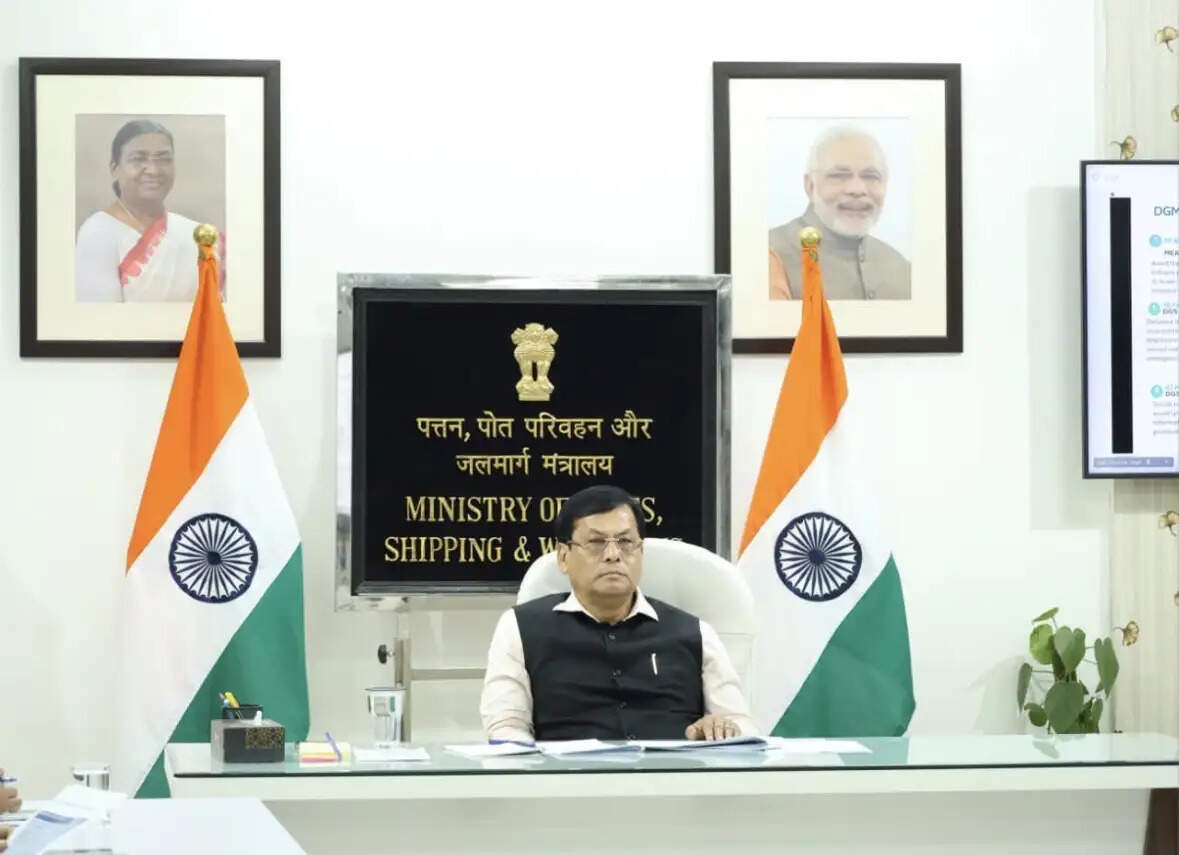 गुजरात में बनेगा ग्रीनफील्ड जहाज निर्माण क्लस्टर, वाडिनार में 1,570 करोड़ की जहाज मरम्मत परियोजना को मंजूरी
