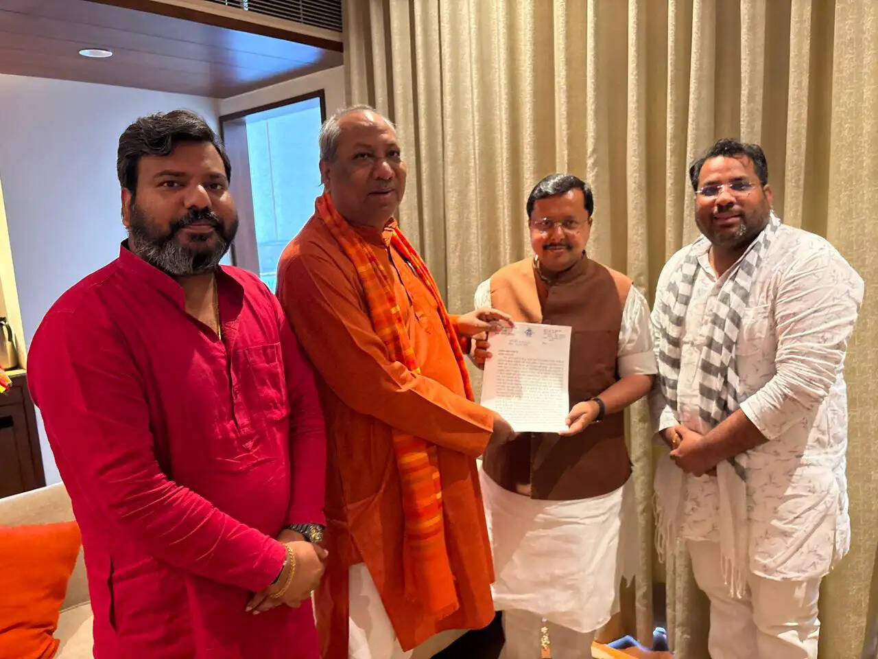 भाजपा अध्यक्ष नितिन नवीन से मिले निषाद पार्टी अध्यक्ष डॉ. संजय निषाद, मछुआ समाज से जुड़े मुद्दों पर की चर्चा