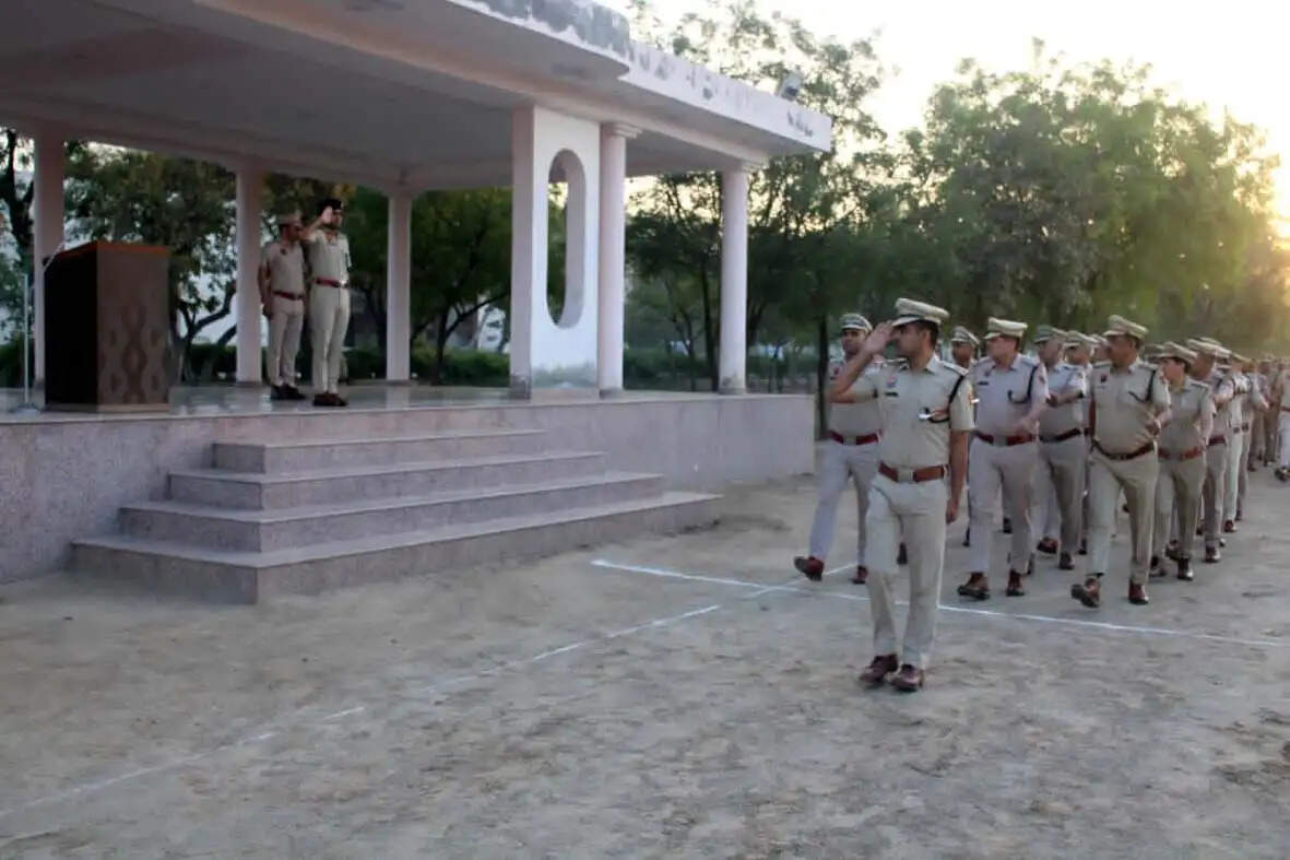 हिसार : नियमित परेड व शारीरिक अभ्यास रखता पुलिस कर्मियों को फिट : सिद्धांत जैन