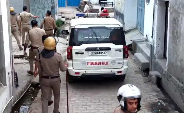 बोडाहेड़ी में 51 लोगों पर कानूनी शिकंजा, ड्रोन से हटवाए छतों पर जमा पत्थर
