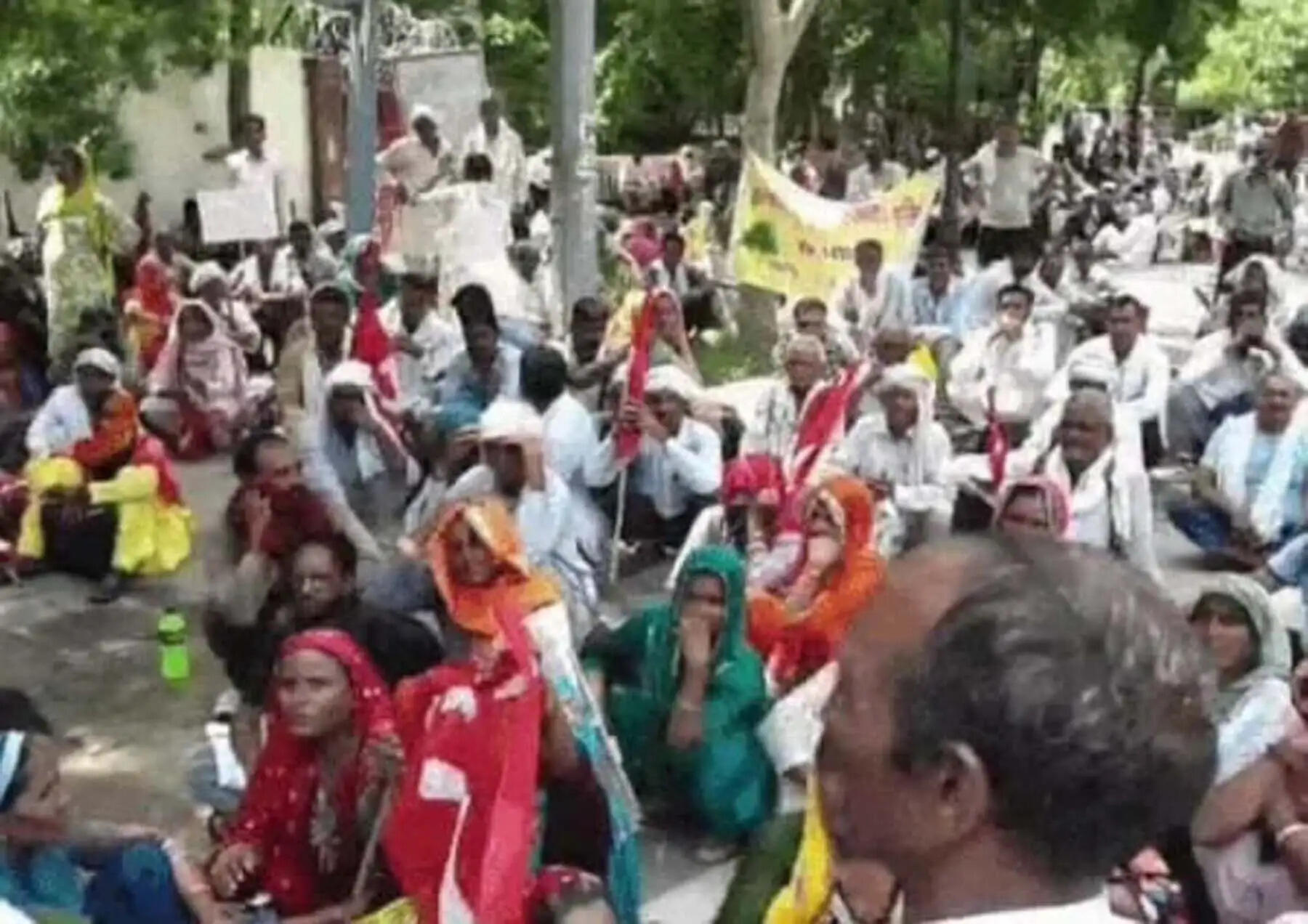 गुरुग्राम मंत्री राव नरबीर के आवास का घेराव करने पहुंचे वन विभाग कर्मचारी