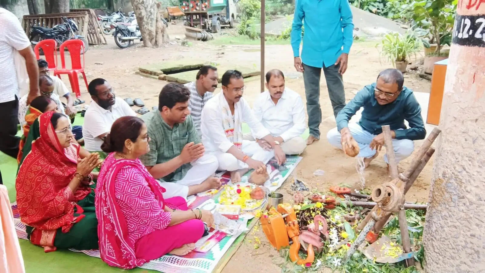 हरेली पर निगम में गूंजा लोकसंस्कृति का रंग, विकास कार्यों को गति देने का लिया संकल्प