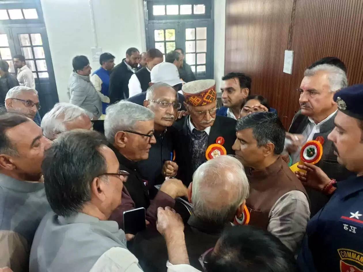 हिसार : सेवानिवृत्त शिक्षकों की लंबित मांगों पर शीघ्र कार्रवाई की मांग