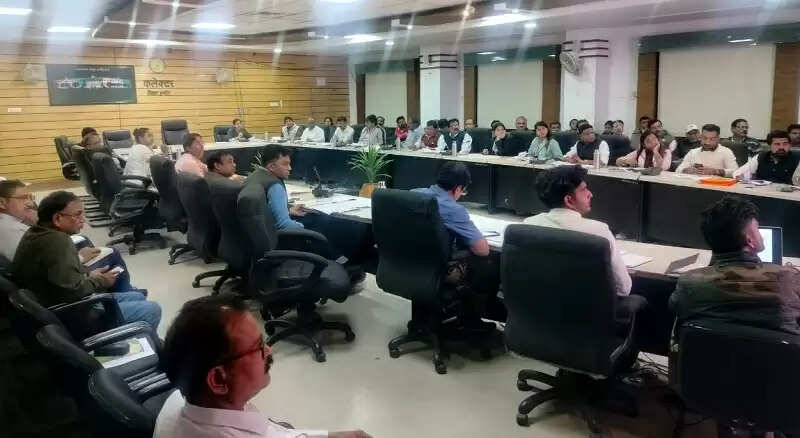 इंदौरः भू-राजस्व व डायवर्सन वसूली के लिए चलेगा अभियान, बकायादारों पर होगी कुर्की की कार्रवाई