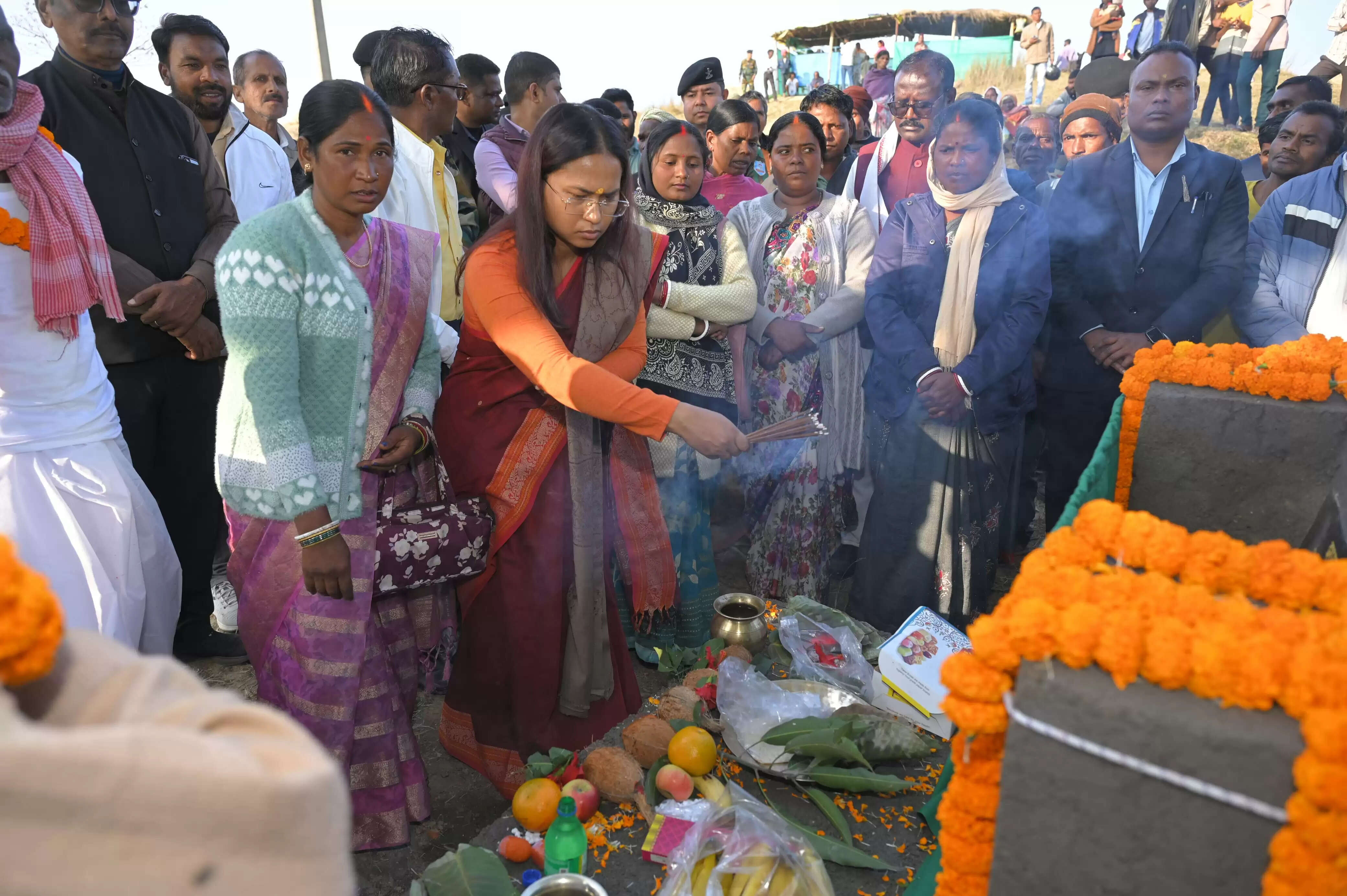 कृषि मंत्री शिल्पी नेहा तिर्की ने विधायक निधि से तीन योजनाओं का किया शिलान्यास