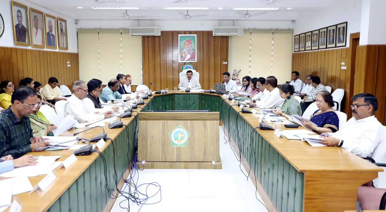 हिसार : गुरु जम्भेश्वर विश्वविद्यालय ने नए रोजगारपरक कोर्स शुरू किए : प्रो. नरसी राम बिश्नोई