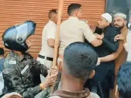 शाजापुर में ईद के दिन तनाव, नवनियुक्त शहर काजी के&nbsp;सम्मान समारोह में विरोध, पुलिस ने किया हल्का बल प्रयोग