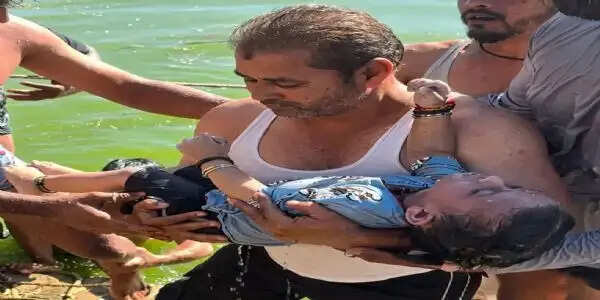उज्जैनः खेलते समय तालाब में गिरी मासूम, गोताखोरों ने निकाला शव