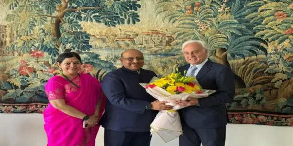 दिल्ली विधानसभा अध्यक्ष ने भारत में स्पेन के राजदूत से की मुलाकात