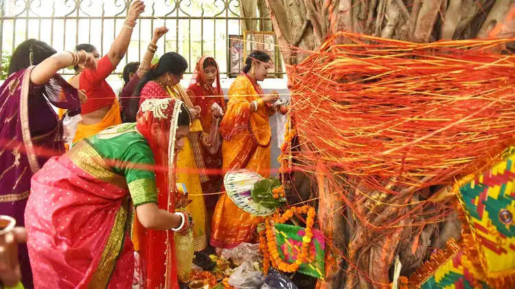 शनिश्चरी अमावस्या और वट सावित्री पर्व पर हरिद्वार में उमड़ा जनसैलाब