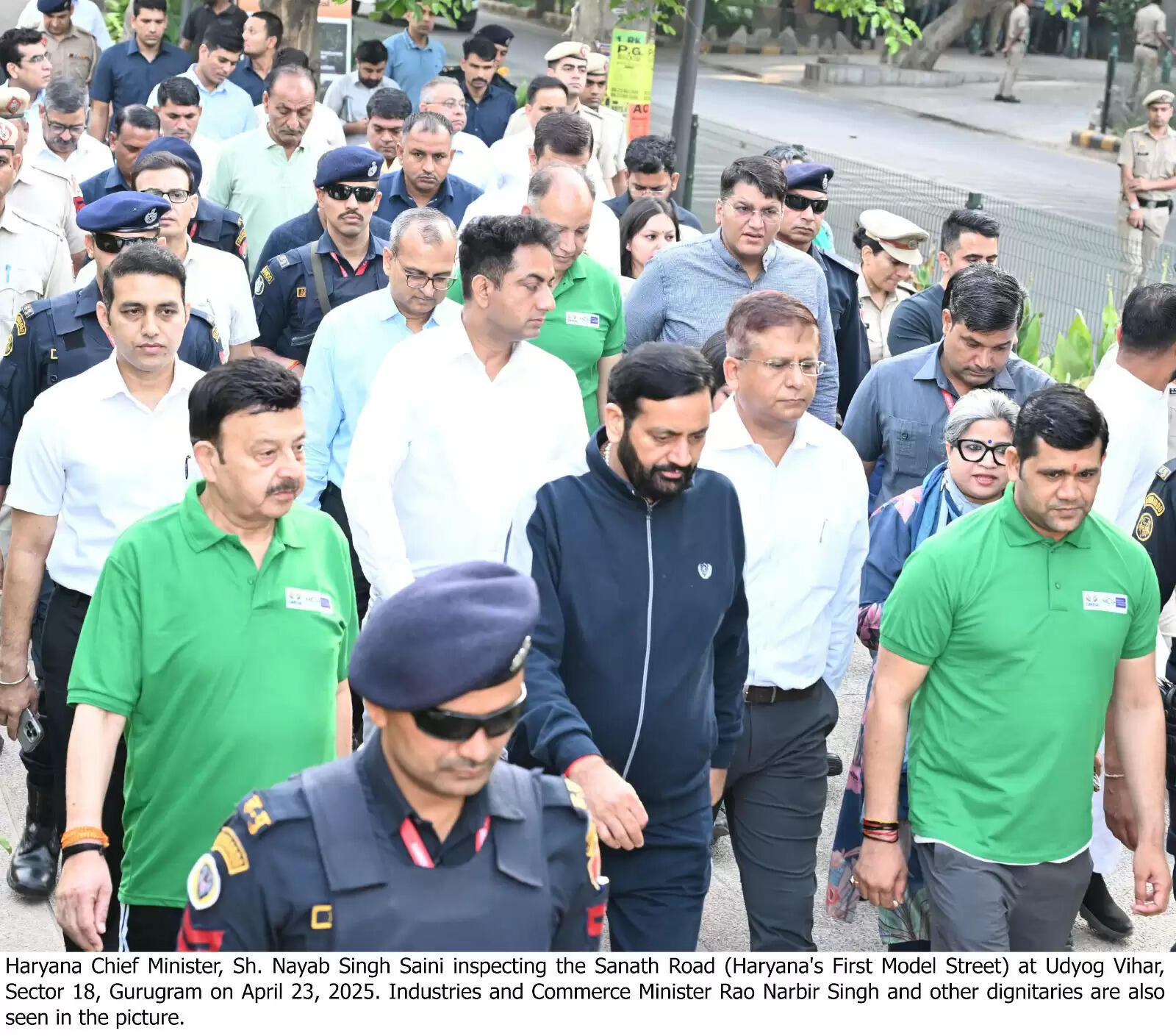 गुरुग्राम में सीएम ने किया हरियाणा की पहली ‘कम्प्लीट स्ट्रीट्स’ का उद्घाटन