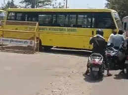 इंदौर में खुदाई से बिगड़ी&nbsp;ट्रैफिक व्यवस्था, चाणक्यपुरी चौराहे पर 15 दिन से जाम, जिम्मेदारों पर कार्रवाई की तैयारी