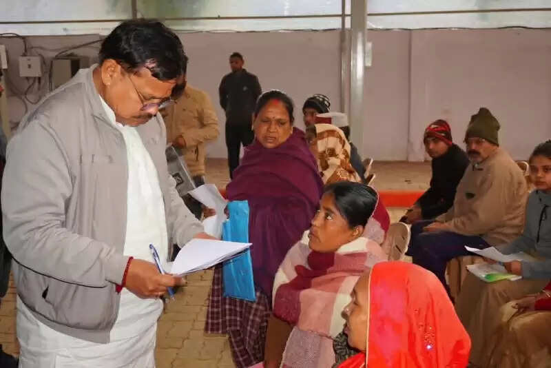 (अपडेट) इंदौर में दूषित पानी से मौतों पर गरमाई राजनीति, भाजपा-कांग्रेस कार्यकर्ता&nbsp;आए&nbsp;आमने-सामने