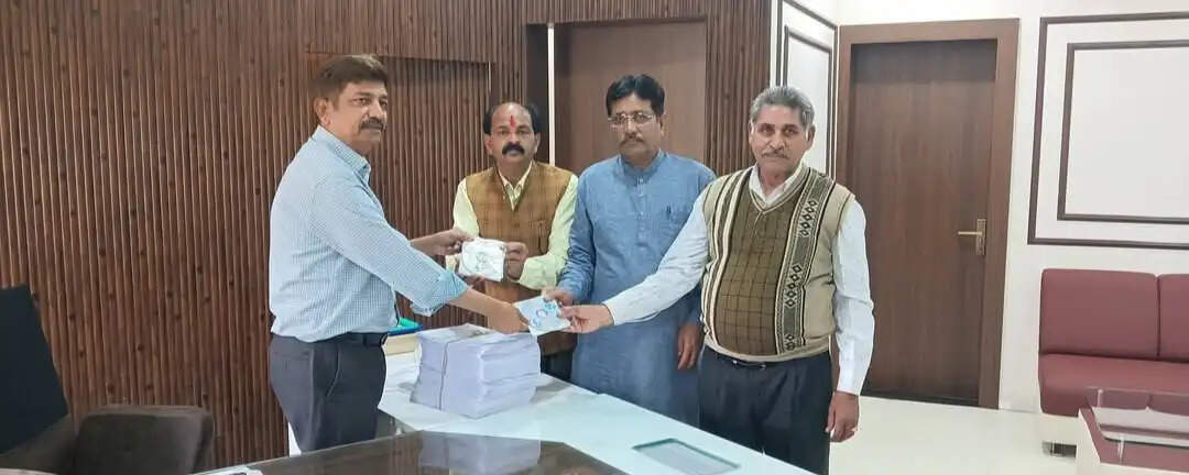 सागर: मतदाता सूची का अंतिम प्रकाशन हेतु बैठक संपन्न, राजनीतिक दलों को दी गई महत्वपूर्ण जानकारी