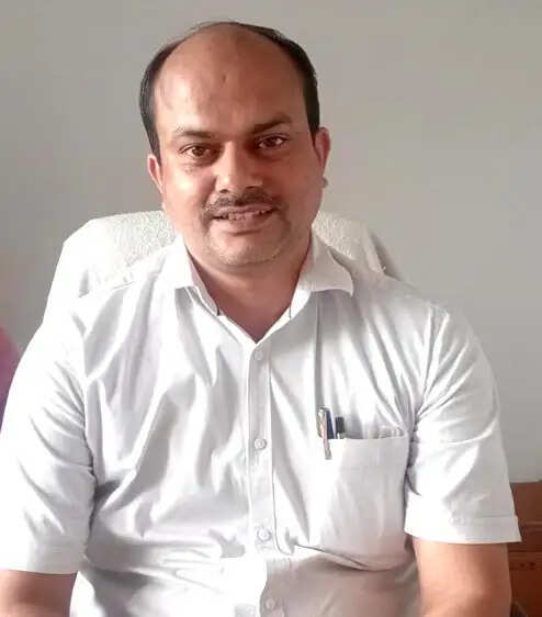 बीईओ सहसों ने दो विद्यालयों को नोटिस जारी कर मांगा जवाब