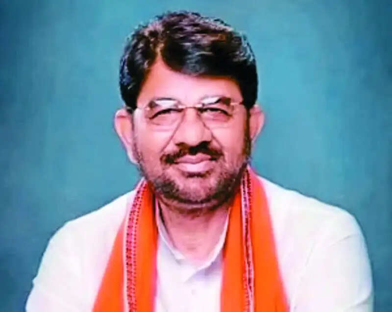 मप्र: राज्य मंत्री लखन पटेल से छिना पशुपालन विभाग, मुख्यमंत्री ने अपने पास ली कमान