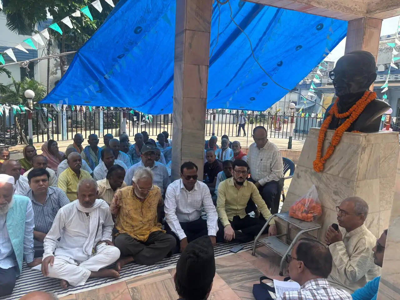 सदर अस्पताल परिसर में धूमधाम से मनाई गई लोकनायक जयप्रकाश नारायण की जयंती