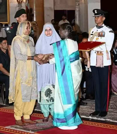 उप-मुख्यमंत्री ने शहीदों की वीरता को किया नमन