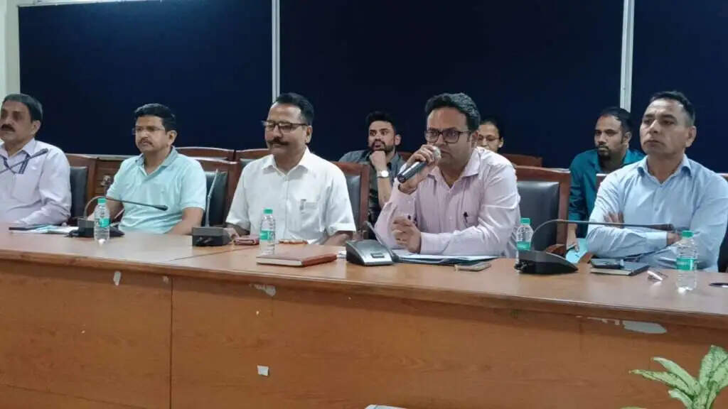 स्नातक स्तरीय परीक्षा को लेकर प्रशासन अलर्ट