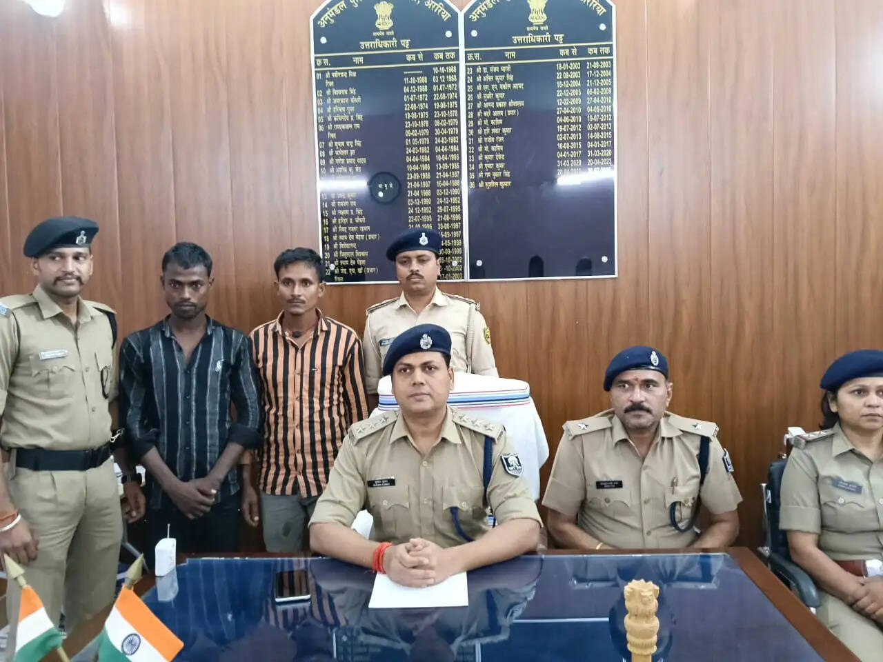 ट्रक पर लदे 4401 लीटर विदेशी शराब जब्त, दो तस्कर गिरफ्तार