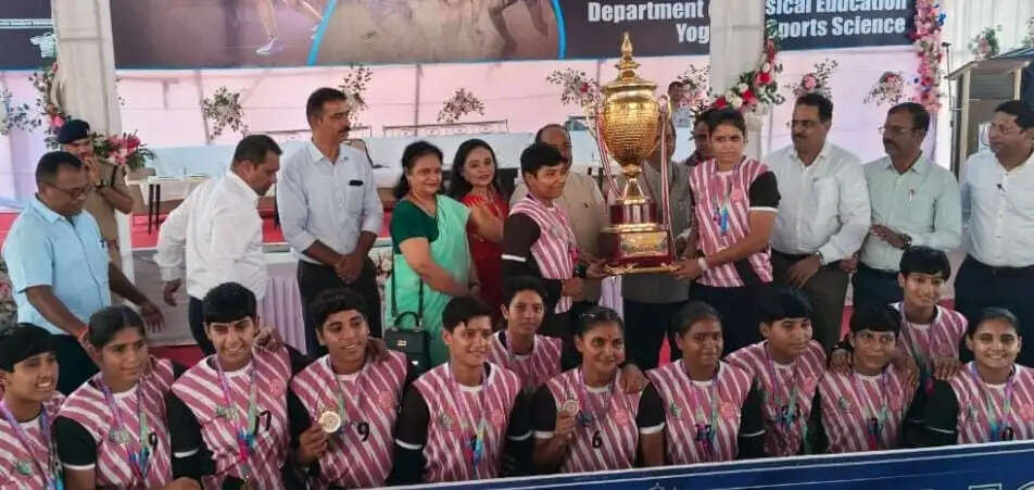 महिला कबड्डी में एलएनएमयू पूर्वी क्षेत्र चैंपियन