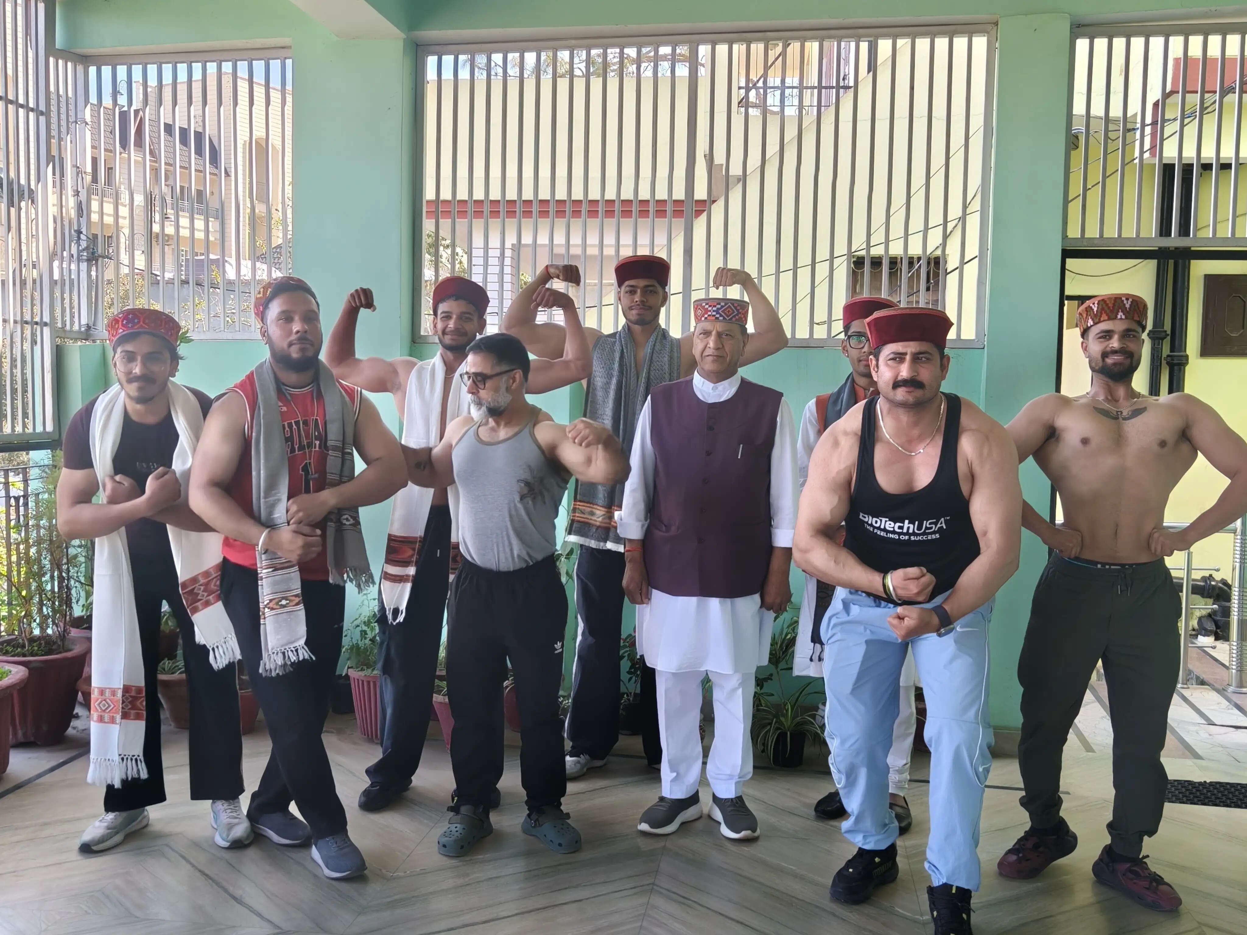 राष्ट्रीय बॉडी बिल्डिंग प्रतियोगिता के लिए राज्य की टीम को भाजपा प्रदेश अध्यक्ष ने किया सम्मानित