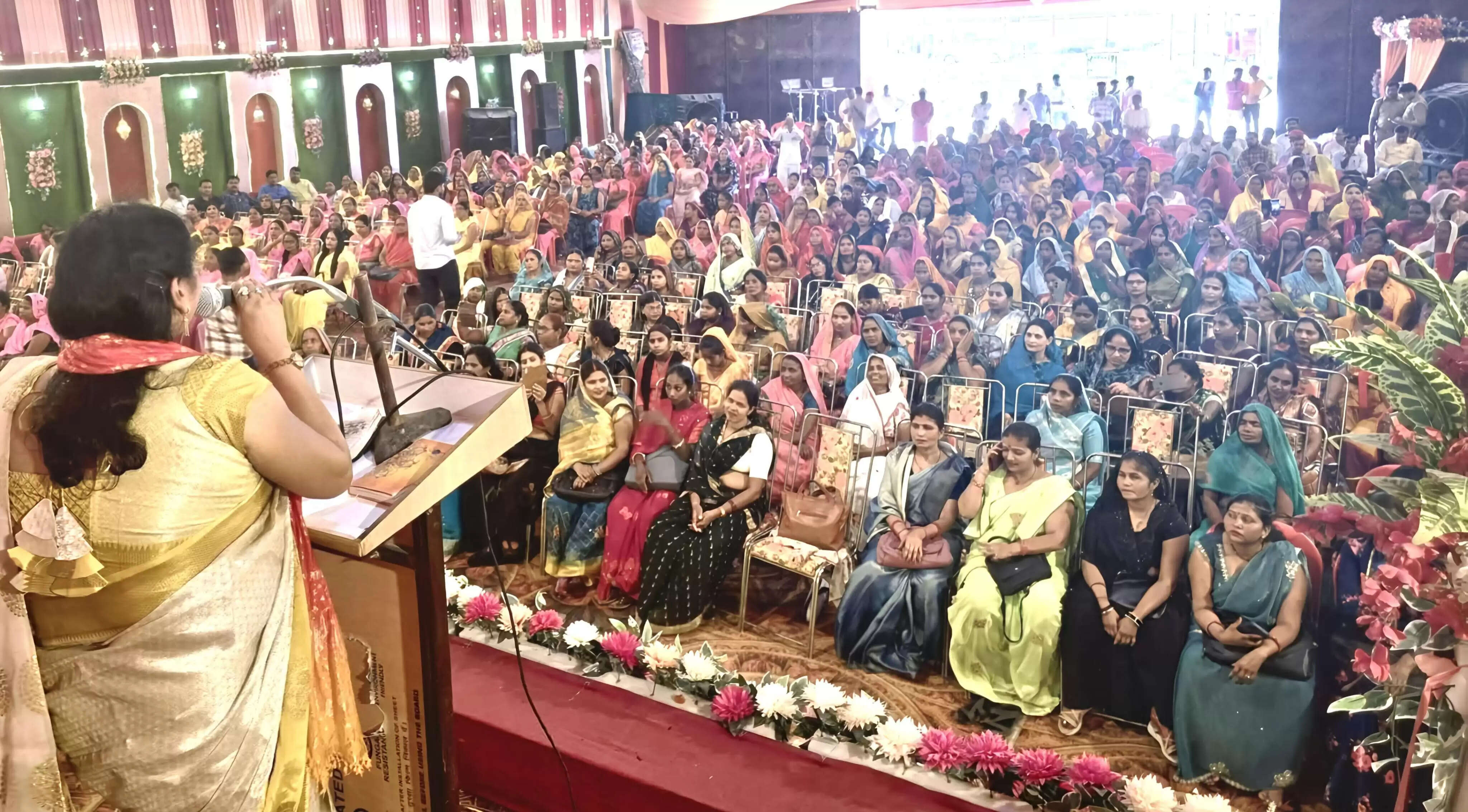 मजबूत होगी तैतीस प्रतिशत आरक्षण से महिलाओं की भूमिका : ऊषा मौर्य