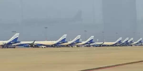 श्रीनगर में मौसम खराब, चार उड़ानें रद्द