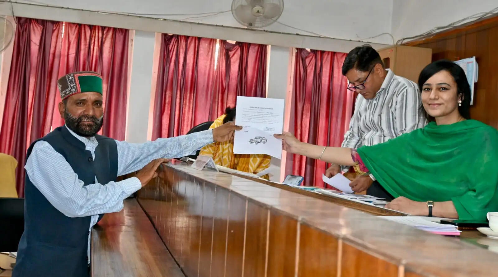 कटौला वार्ड से दो उम्मीदवारों ने नाम लिए वापिस, चार वार्डों से अब 18 उम्मीदवार मैदान में : रूपिंद्र कौर