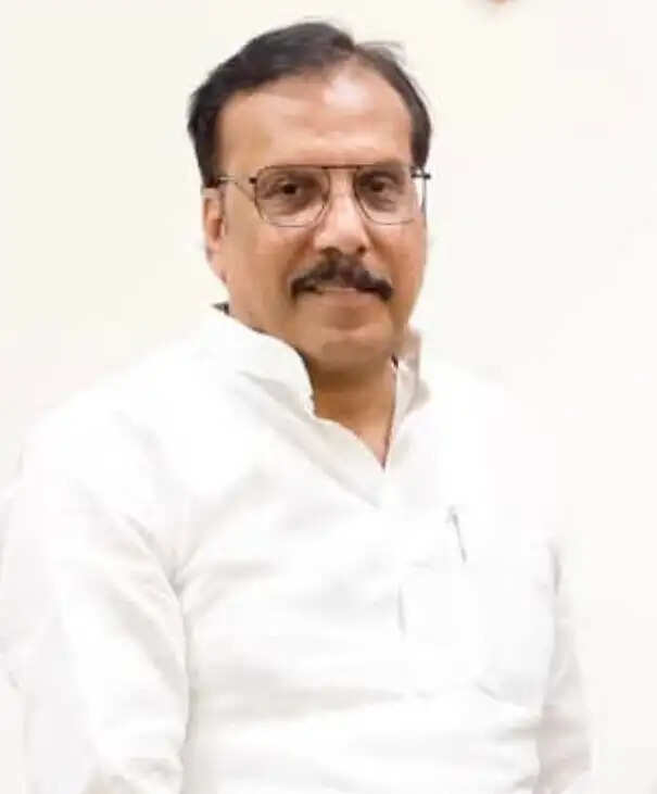 दक्षिणा चोरों से सुपारी लेकर ध्यान भटकाने के लिए ओपी राजभर दे रहे ऊल-जुलूल बयान