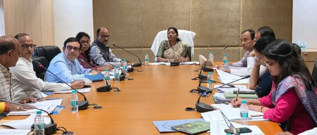 जमीन, शिक्षा और अत्याचार से जुड़े 70 मामलों की एनसीएसटी में सुनवाई, कई शिकायतों का निपटारा