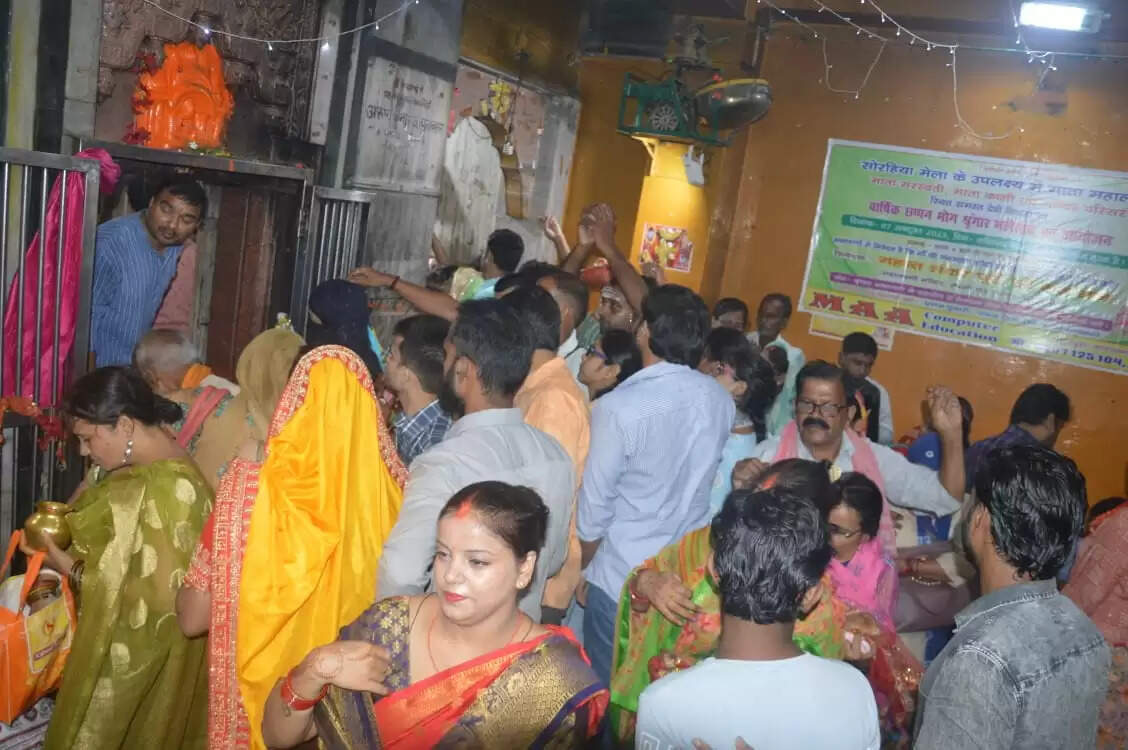 वाराणसी में सोरहिया मेला प्रारम्भ, महालक्ष्मी के दरबार में उमड़ी महिलाओं की भीड़