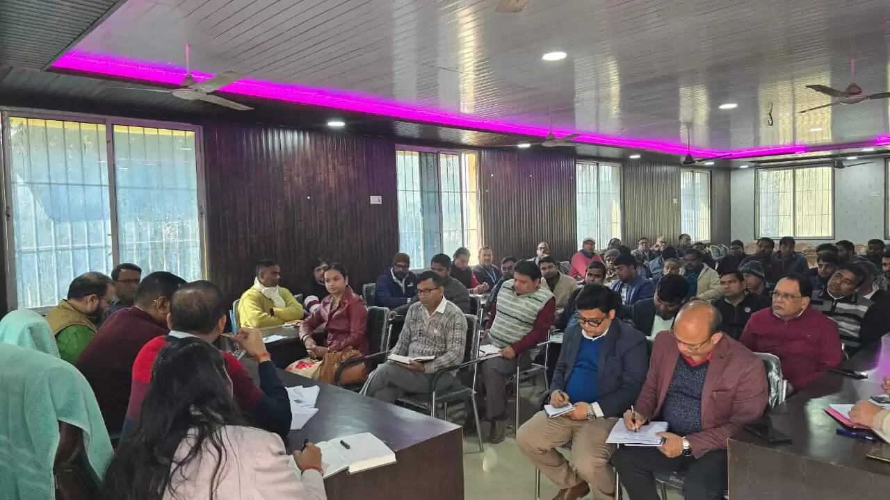 सीएम की समृद्धि यात्रा को लेकर प्रशासन सतर्क, डीएम ने की तैयारी बैठक, 20 जनवरी को प्रस्तावित है कार्यक्रम