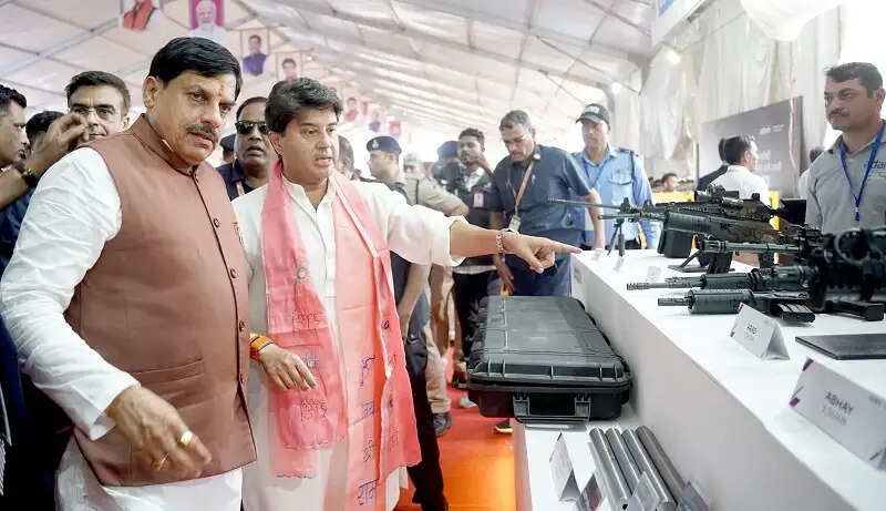 मप्र के शिवपुरी में डिफेंस प्लांट का हुआ शिलान्यास, सिंधिया बोले- यहां बने हथियार युद्ध में चीरेंगे दुश्मन का सीना