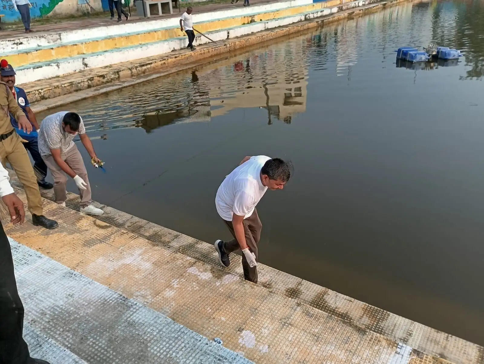 आसपास की स्वच्छता हमारी सामूहिक जिम्मेदारी : डीईओ