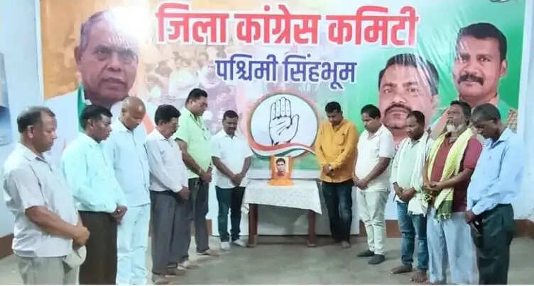 पूर्व सांसद विजय सिंह सोय की शहादत दिवस पर कांग्रेस&nbsp;कार्यकर्ताओं ने दी श्रद्धांजलि