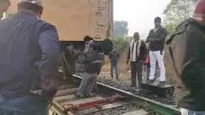 छिंदवाड़ा में बड़ा रेल हादसा टला, चलती पैसेंजर ट्रेन के 3 डिब्बे इंजन से&nbsp;हुए अलग, 20 मिनट तक थमी रही ट्रेन