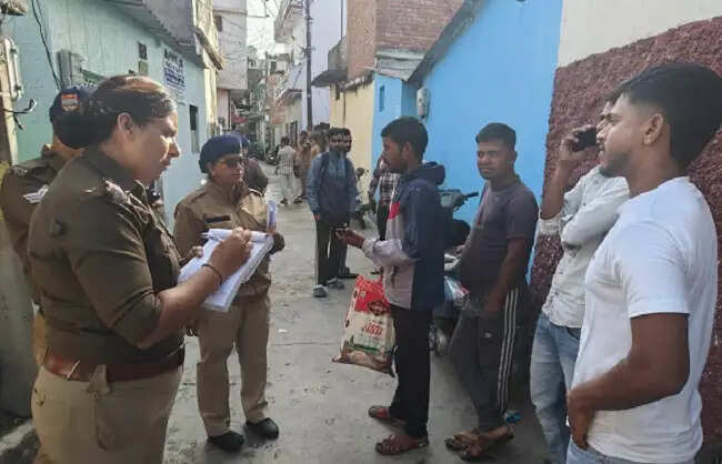 ऑपरेशन क्रैकडाउन : सघन सत्यापन अभियान में 90 पर कार्रवाई