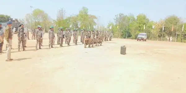 होली और रामनवमी को लेकर गढ़वा के परेड ग्राउंड में मॉक ड्रिल का आयोजन