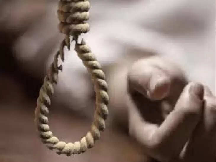 पति से विवाद के बाद पत्नी ने फांसी लगाकर दी जान