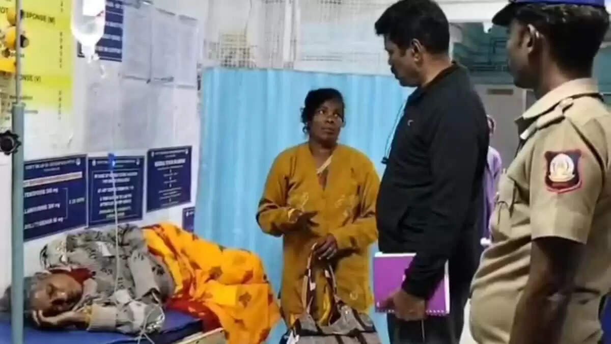 तमिलनाडुः पदयात्रा कर रहे श्रद्धालुओं की भीड़ में घुसी कार, 4 महिलाओं की मौके पर मौत