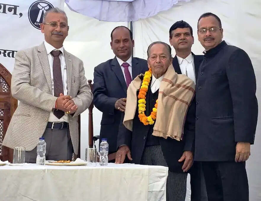 नैनीताल बार में वरिष्ठ अधिवक्ताओं का सम्मान,