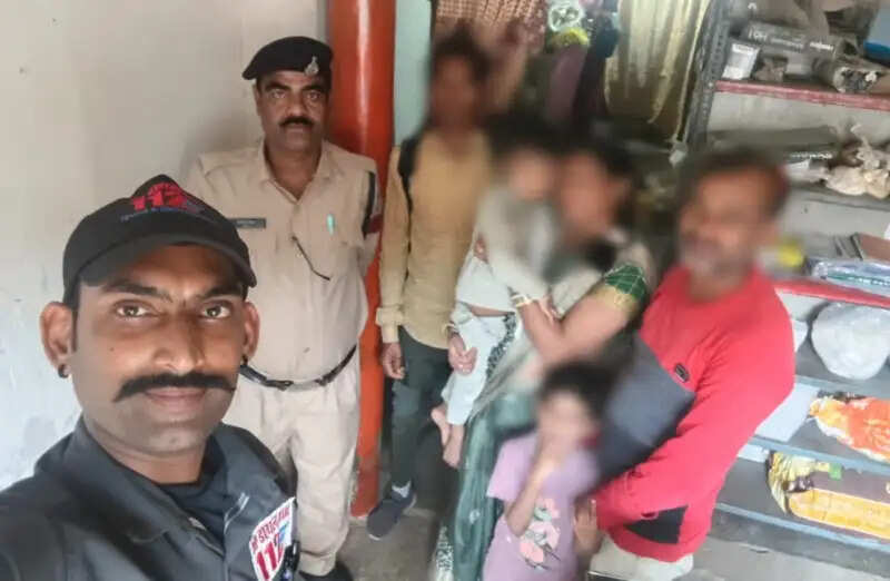 शहडोलः डायल 112 के जवानों ने रास्ता भटके मासूम को सुरक्षित परिजनों से मिलाया