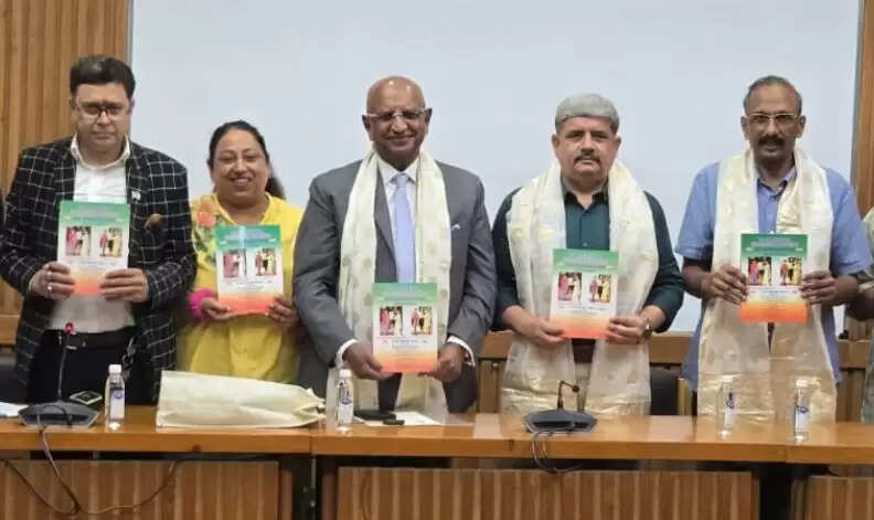 वीके पाहुजा वार्षिक तैराकी सांख्यिकी बुलेटिन के 45वें संस्करण का हुआ विमोचन