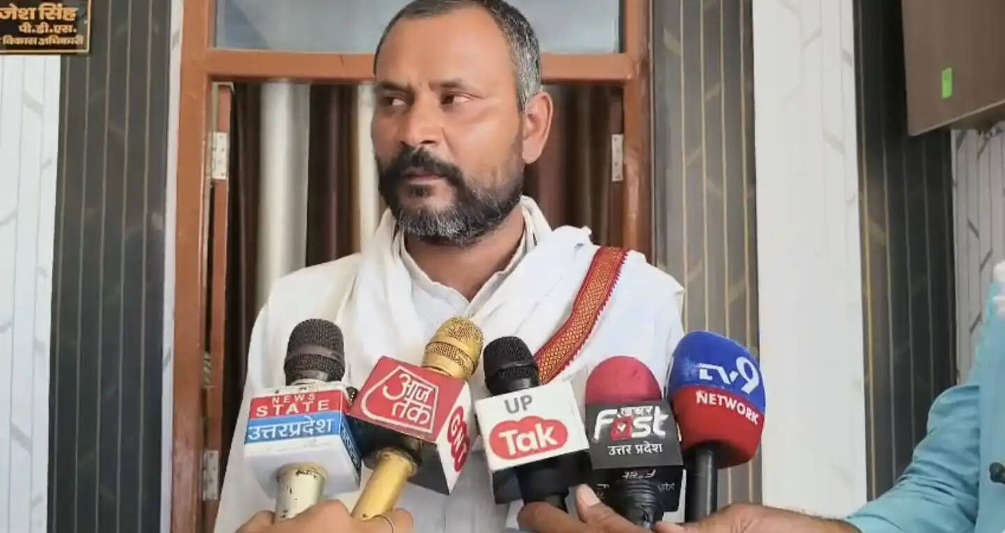 भ्रष्टाचार के खिलाफ युवक का बीडीओ कार्यालय पर धरना प्रदर्शन और आमरण अनशन