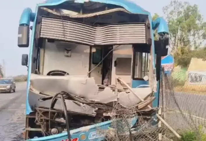 बेंगलुरु-मैसूर एक्सप्रेस-वे पर हादसा, चार की मौत