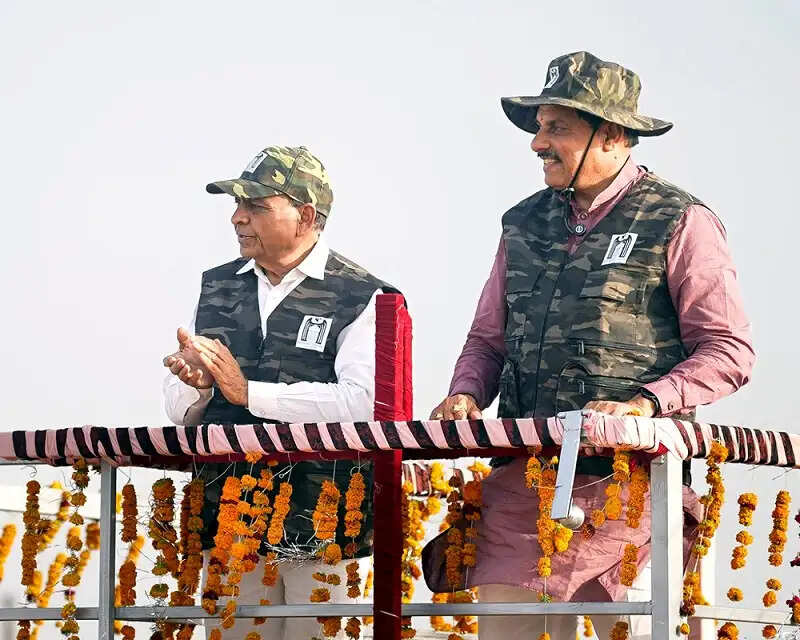 गांधी सागर अभयारण्य बना चीतों का नया घर, मुख्यमंत्री ने खुले बाड़े में छोड़े दो चीते